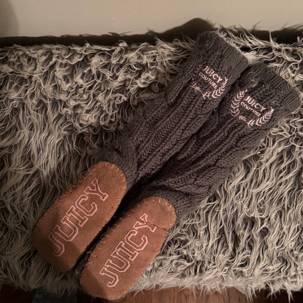 Juicy Couture Gray Faux Fur Lined Slippers